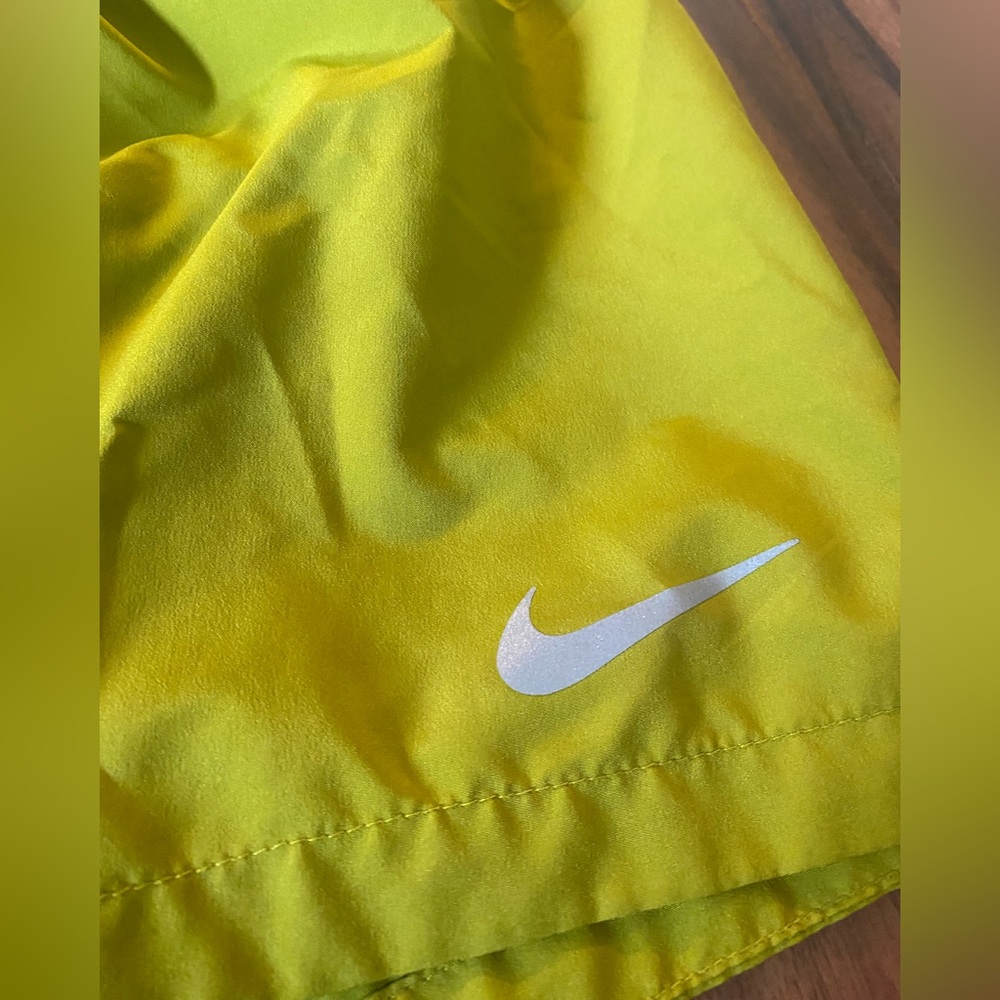 Nike shorts - Picture 3 of 5